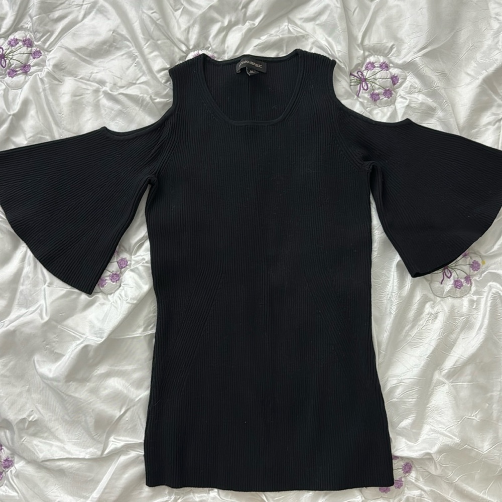 Banana Republic ribbed knit top with shoulder cutout and bell sleeves